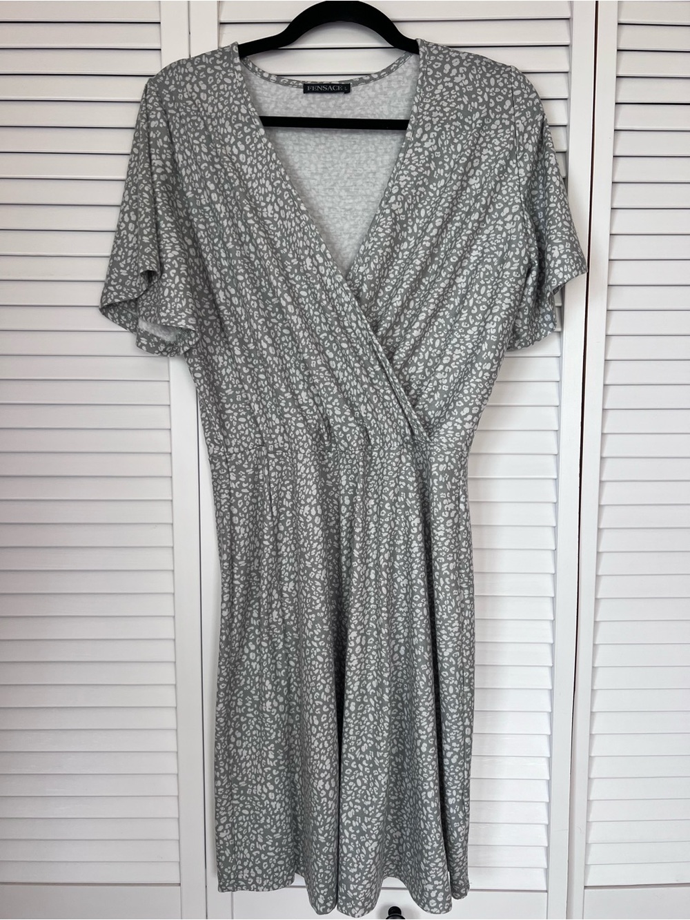 Fensace Flutter Short Sleeve Grey White Floral-Print Faux Wrap Midi Dress Size L